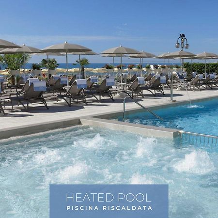 Hotel Cavalieri Palace & Suites Лидо ди Йезоло Екстериор снимка