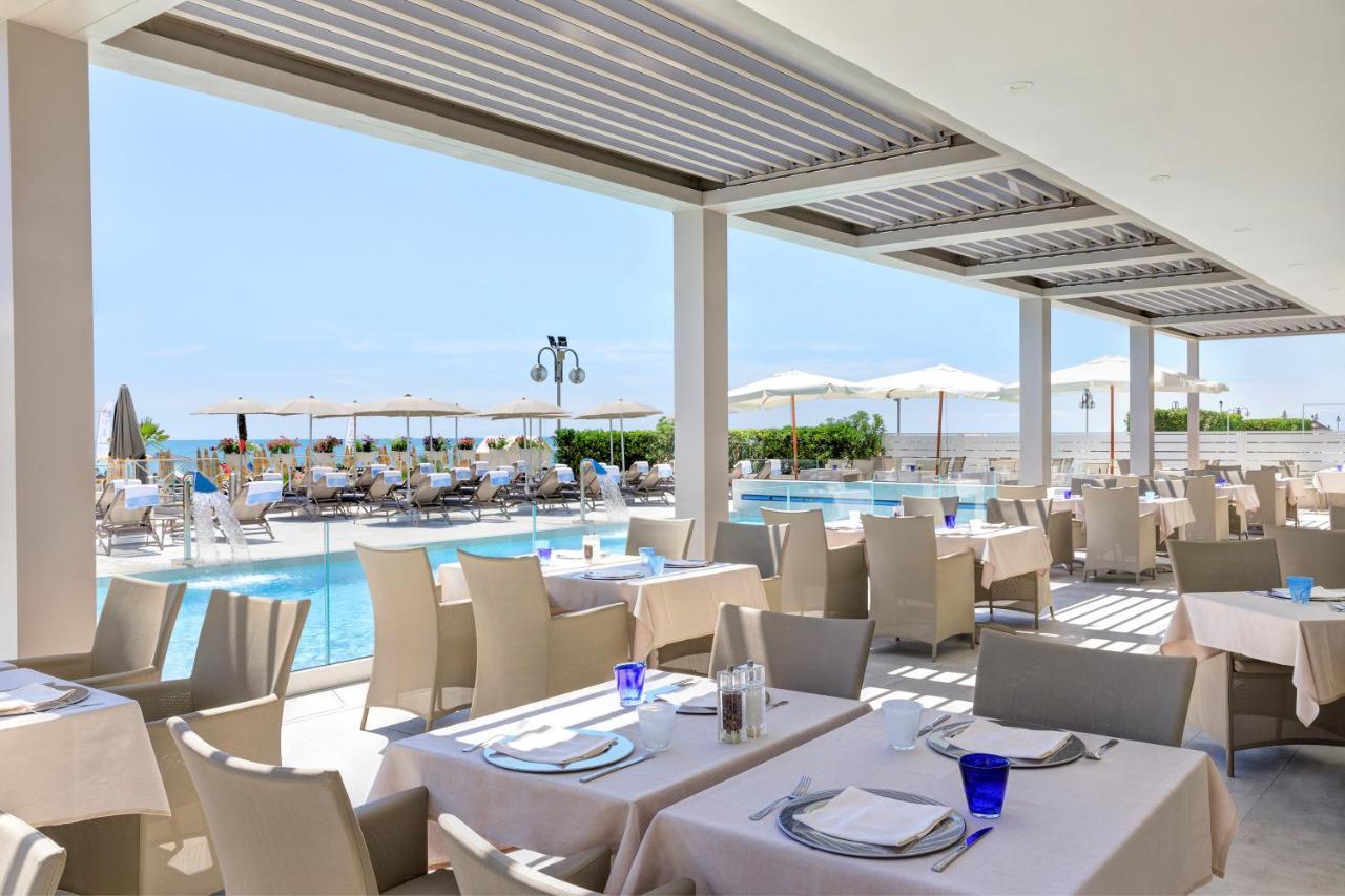 Hotel Cavalieri Palace & Suites Лидо ди Йезоло Екстериор снимка