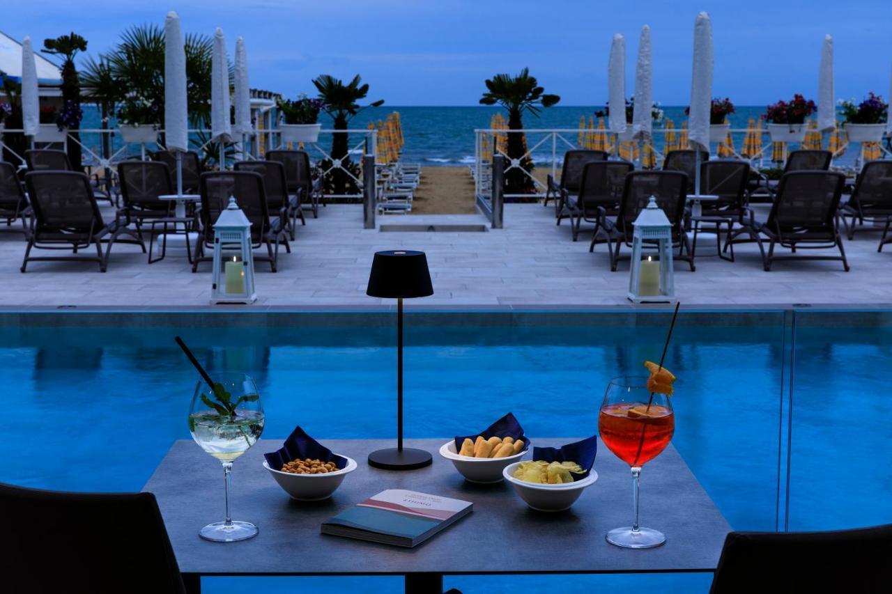 Hotel Cavalieri Palace & Suites Лидо ди Йезоло Екстериор снимка