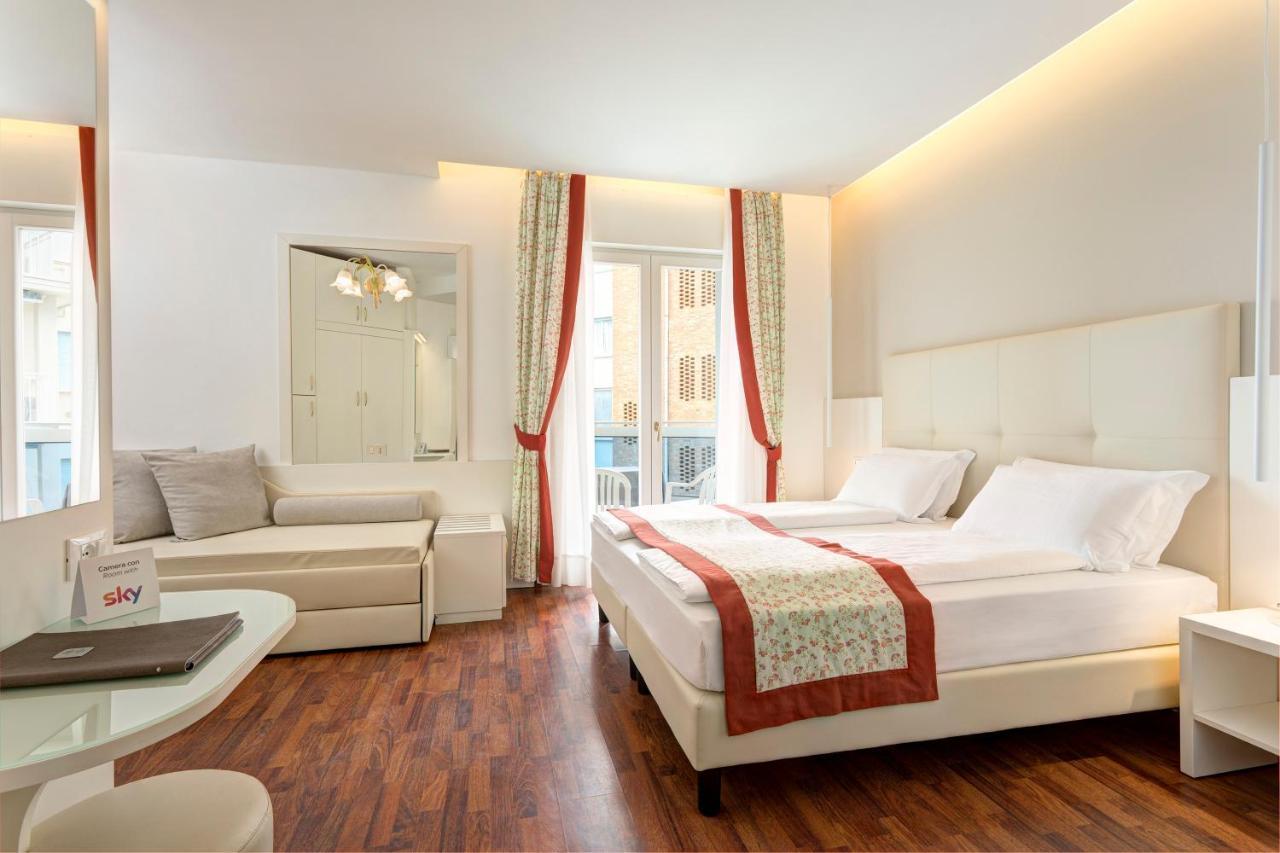 Hotel Cavalieri Palace & Suites Лидо ди Йезоло Екстериор снимка