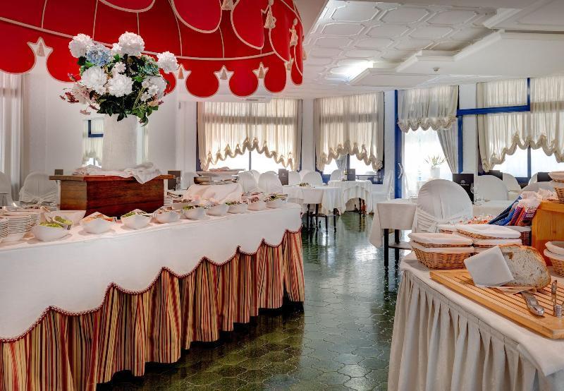 Hotel Cavalieri Palace & Suites Лидо ди Йезоло Екстериор снимка