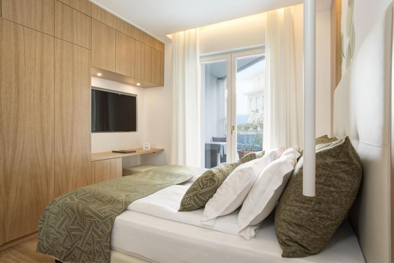 Hotel Cavalieri Palace & Suites Лидо ди Йезоло Екстериор снимка
