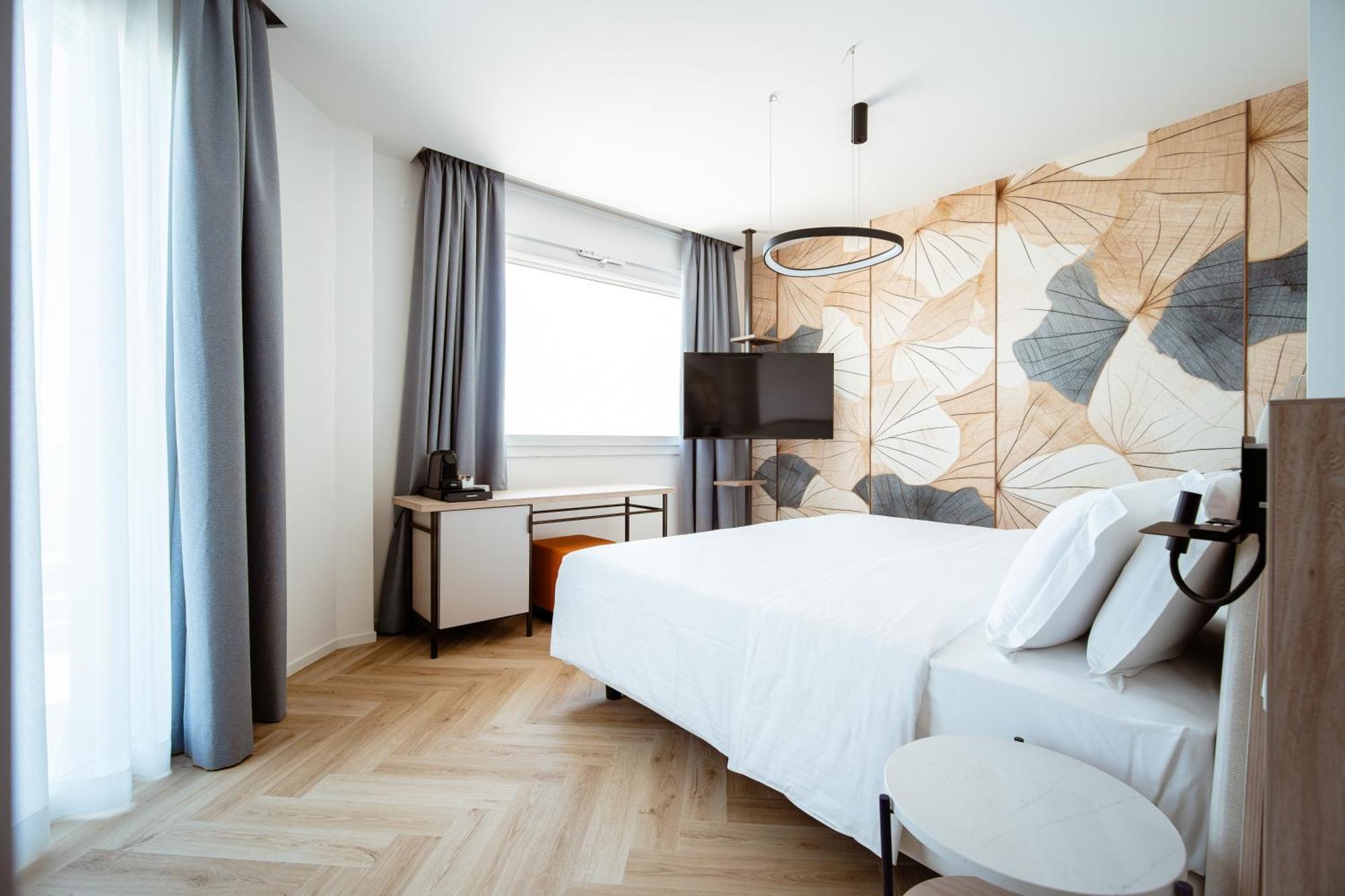 Hotel Cavalieri Palace & Suites Лидо ди Йезоло Екстериор снимка