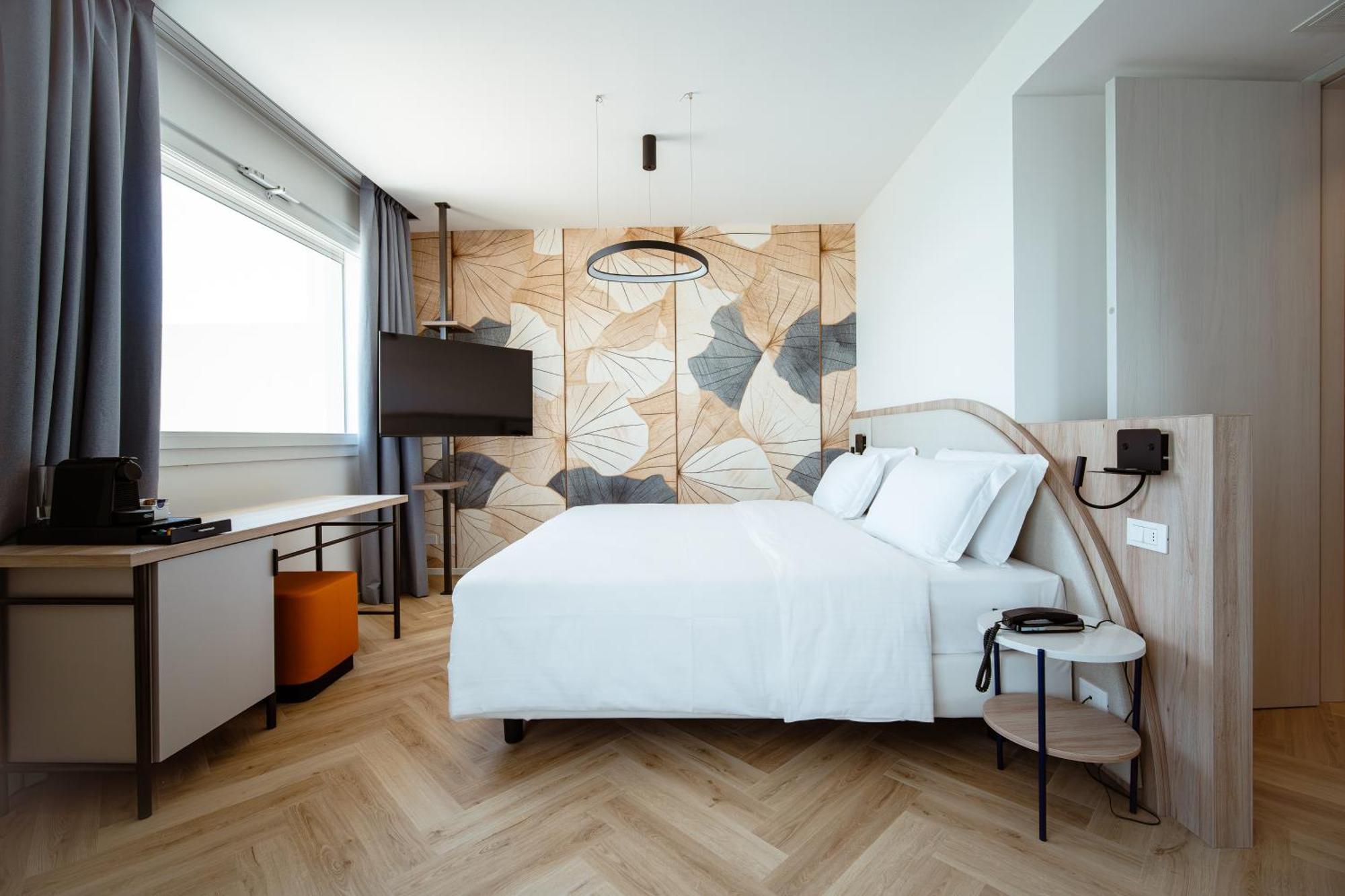 Hotel Cavalieri Palace & Suites Лидо ди Йезоло Екстериор снимка