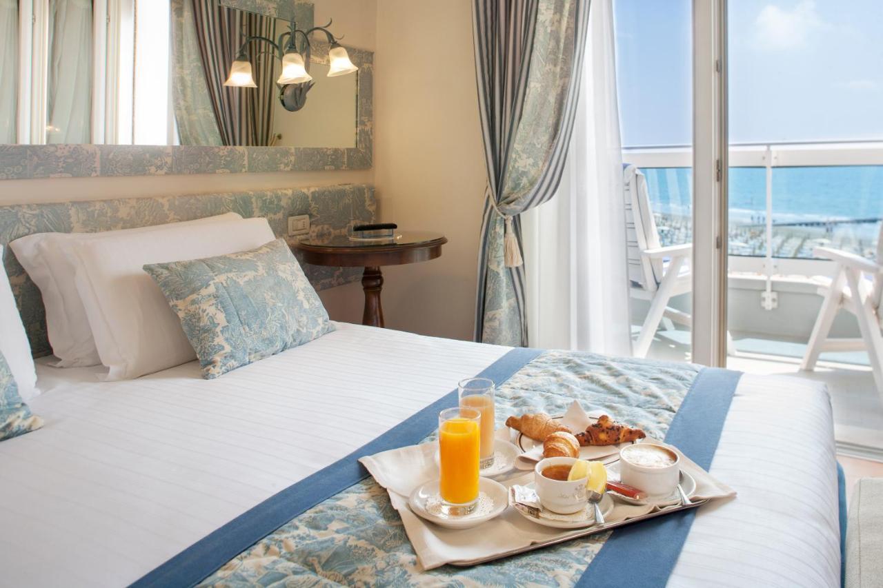 Hotel Cavalieri Palace & Suites Лидо ди Йезоло Екстериор снимка