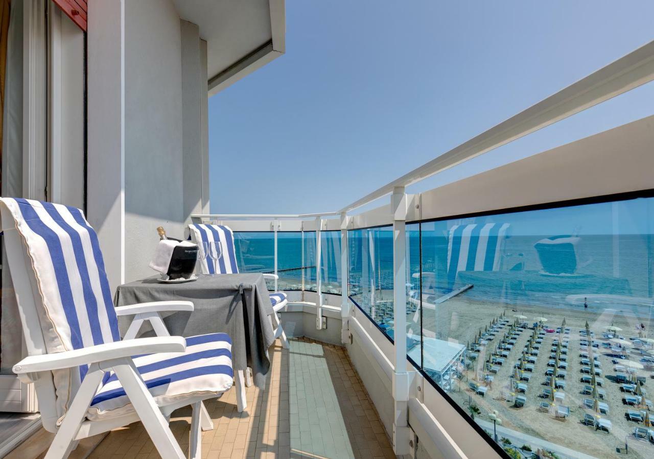 Hotel Cavalieri Palace & Suites Лидо ди Йезоло Екстериор снимка