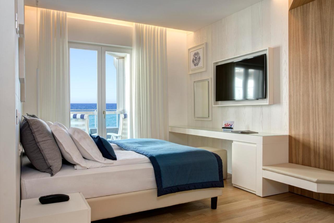 Hotel Cavalieri Palace & Suites Лидо ди Йезоло Екстериор снимка